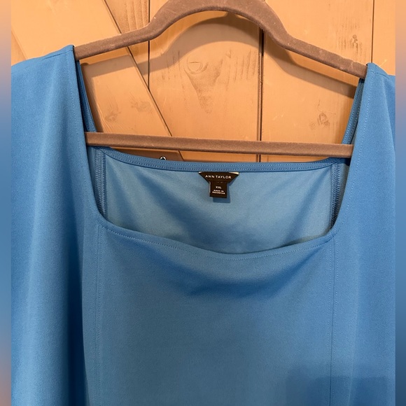 Ann Taylor Blue Blouse- fitted with flattering square neckline. - Picture 4 of 5